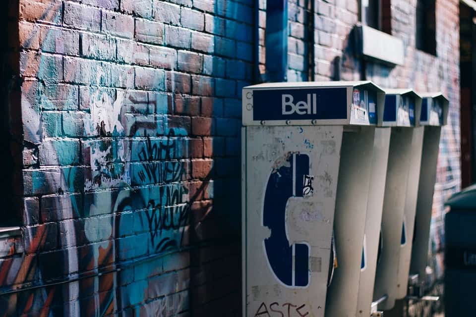 street-art-phone